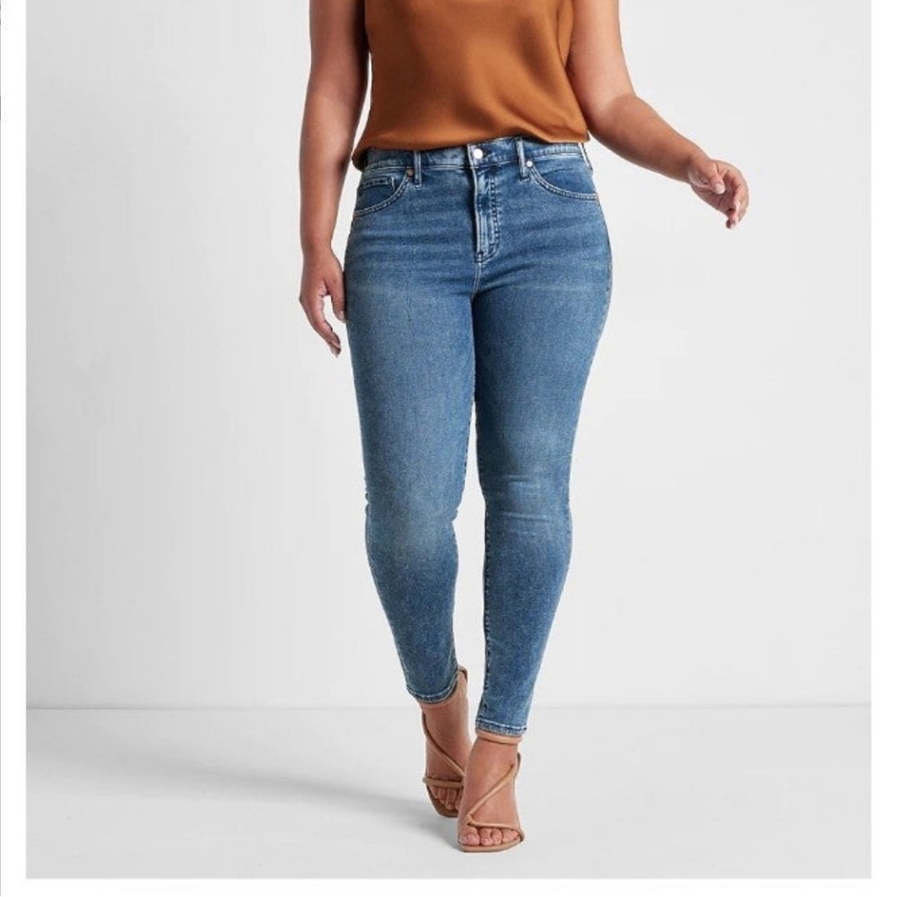 Express Mid Rise Skinny Jeans 8S / 8P